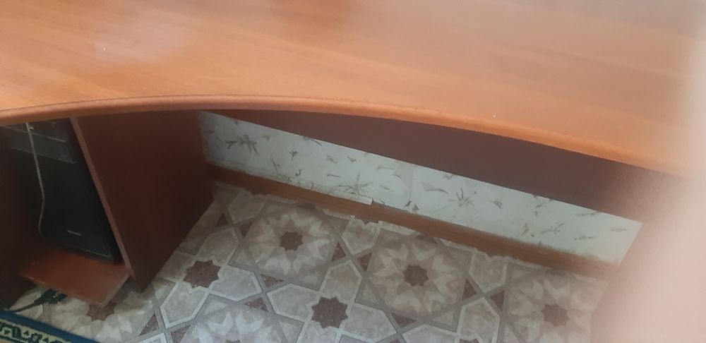 Продам стол для комьютера