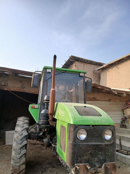 Traktor sotiladi