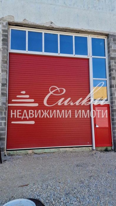 Дава се под наем Промишлена сграда в Шумен, Тракия - 300 кв.м за 918 € - Снимка #1