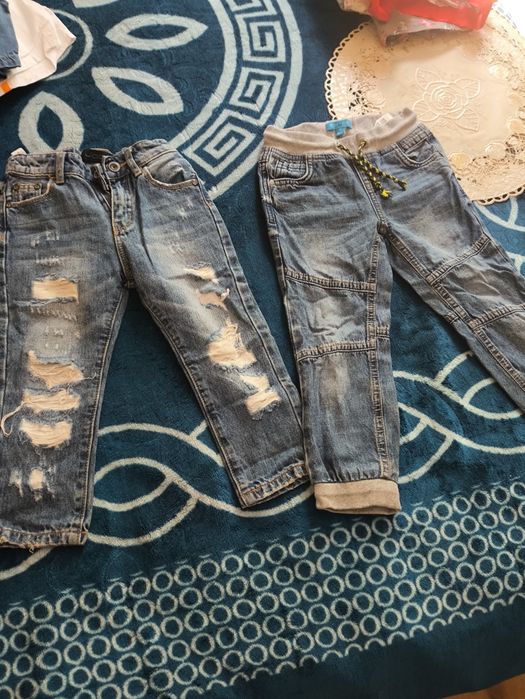 Продам детские джинсы