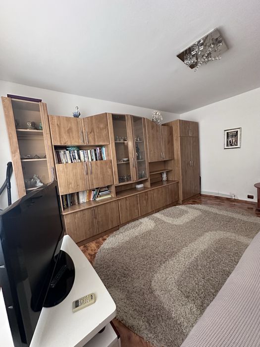 Apartament 3 camere de inchiriat termen lung