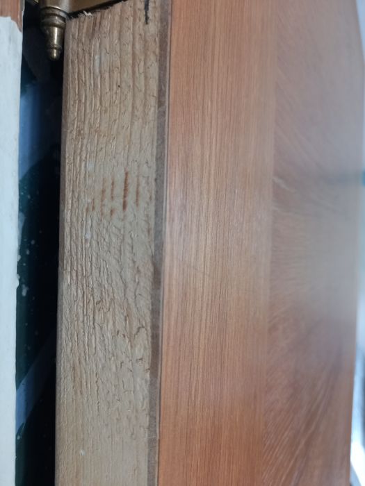 Продам двери  дерево