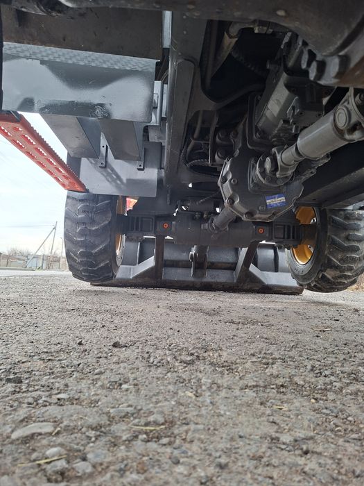 Продаётся экскаватор