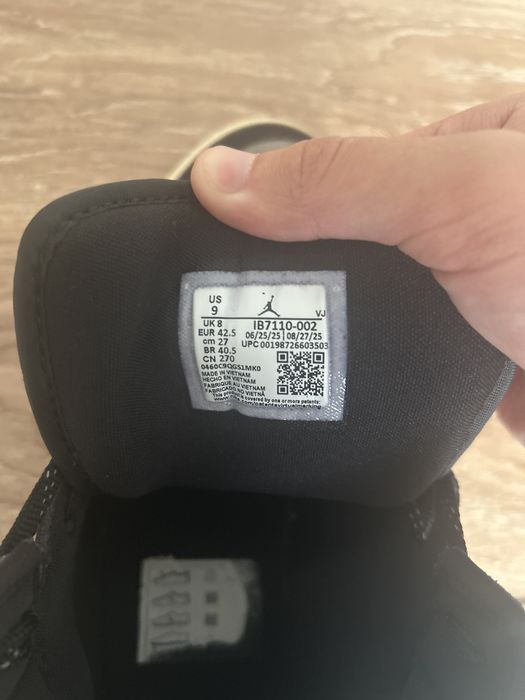 продаю jordan olive grey mid