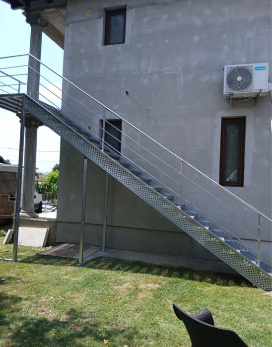 Scari metalice de exterior