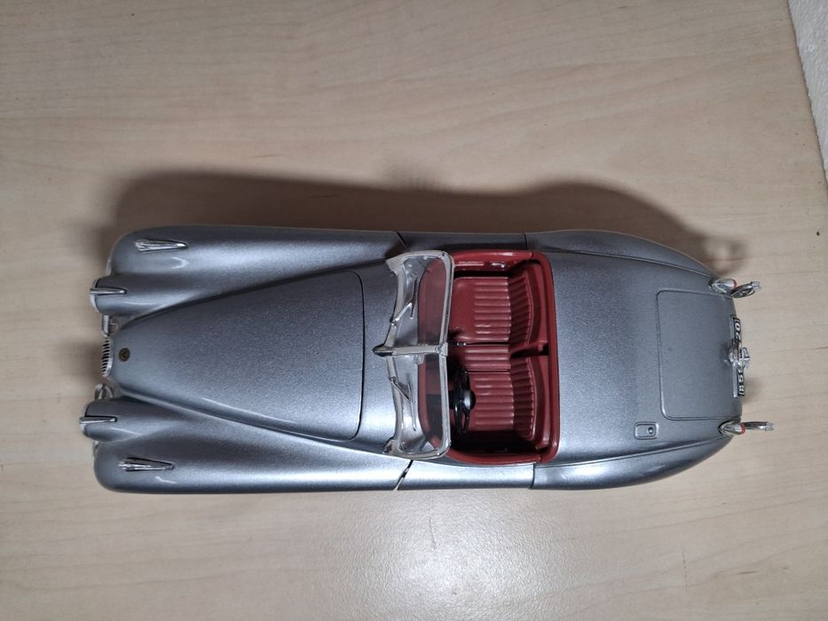 Scara 1:18 jaguar xk120 ertl