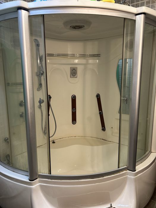 Продам душевую кабину