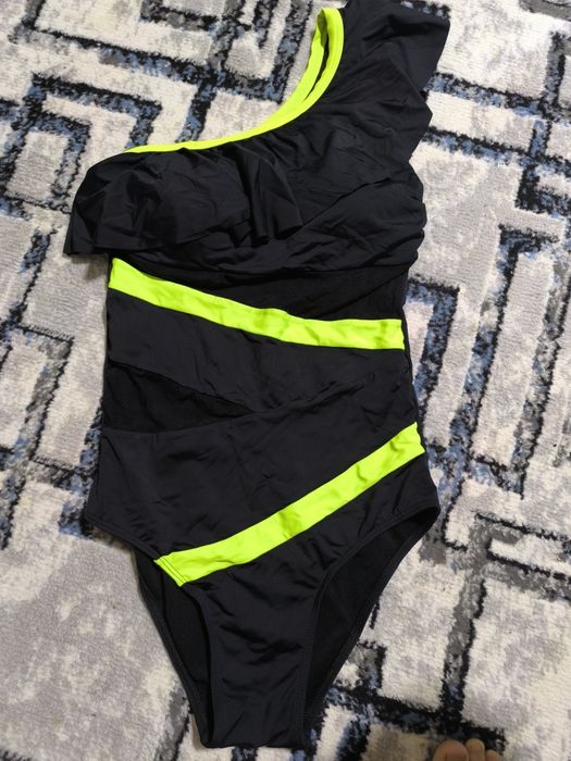 Одежда женская .