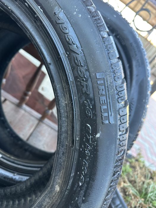 Пара зимних шин марки Pirelli . 195/55/16
