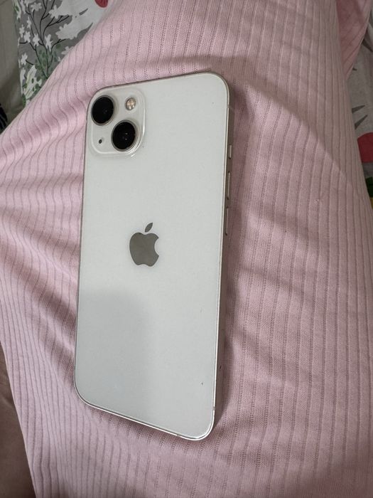 Продам телефон айфон 13