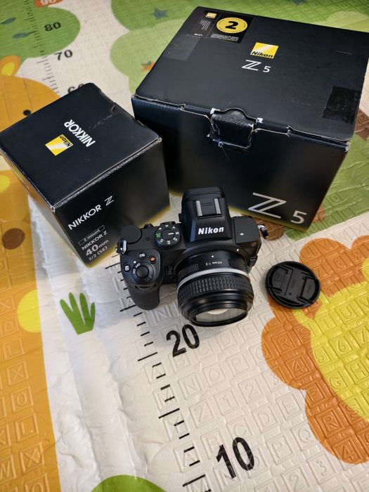 Nikon z5 + nikon 40 f2 se