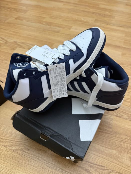 adidas Rapid Court
