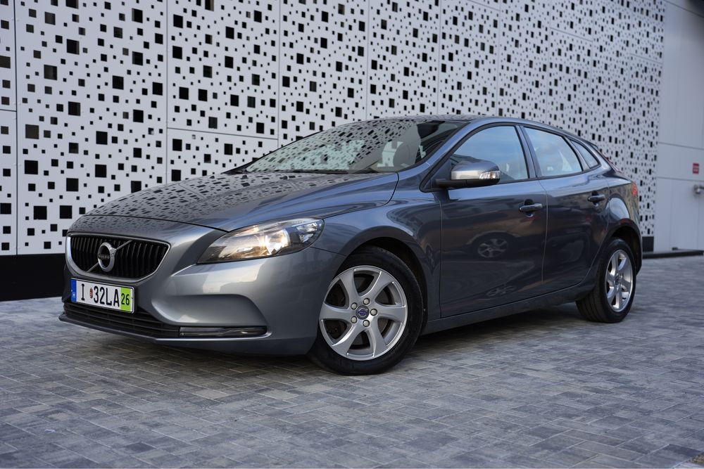 VOLVO V40 2017 — imagine 2