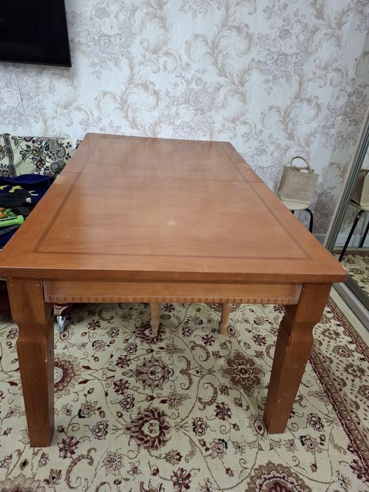 Продам срочно стол