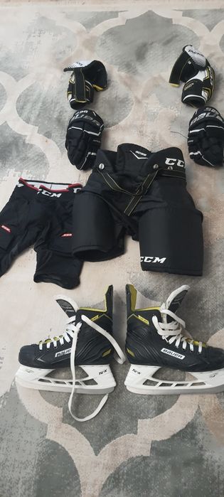 Patine hochei și echipament pentru copii