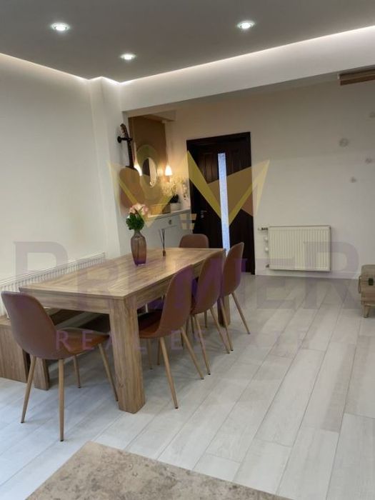 Дава се под наем Четиристаен апартамент в Варна, Център - 107 кв.м за 1350 € - Снимка #1