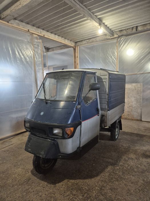 Piaggio Ape 50 cu caroserie originala, fara rugina