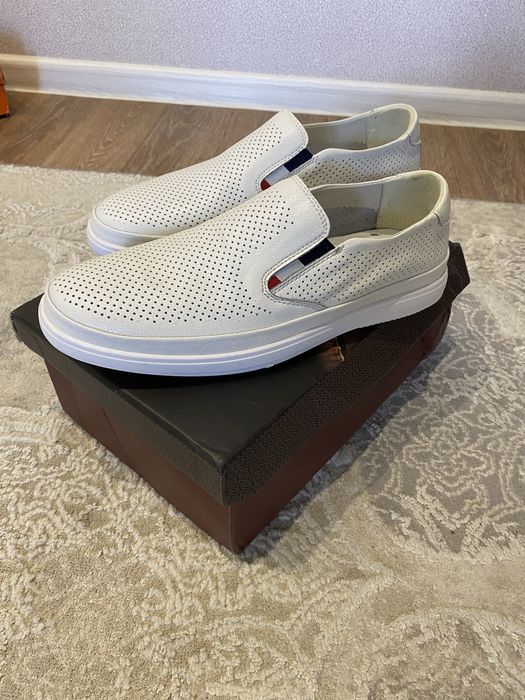 Продам мужские ботинки