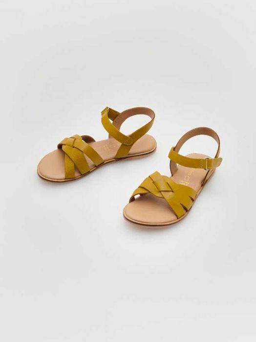 Нови Reserved сандали от естествена кожа, номер 38