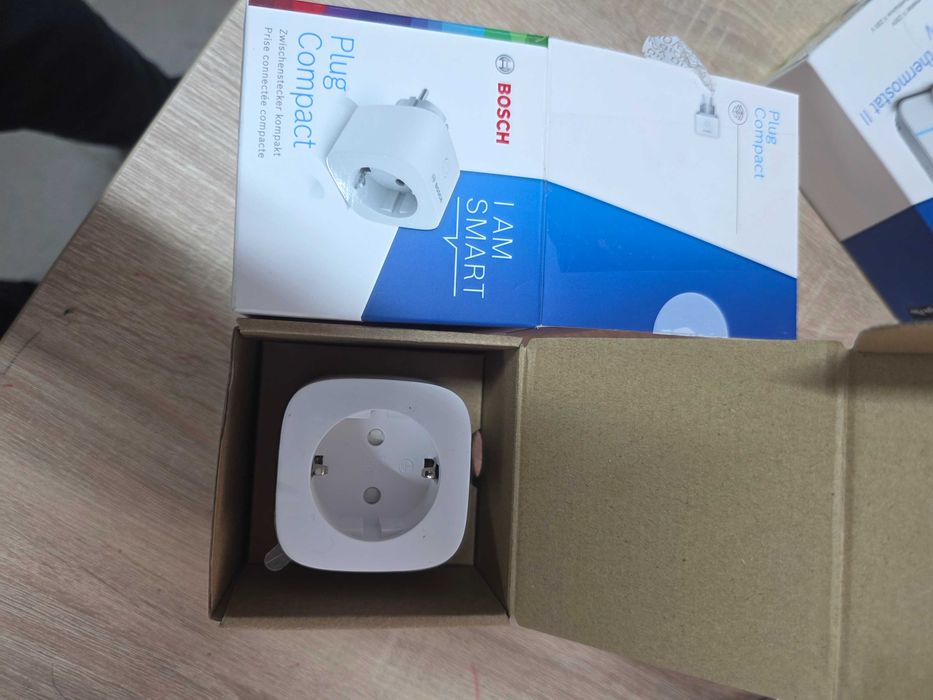 Priza inteligenta Bosch cu functie Wi-Fi