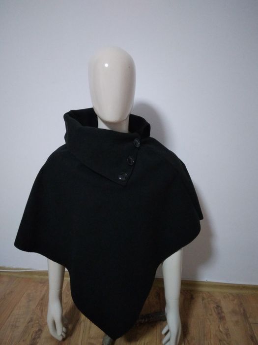 Poncho negru, nou