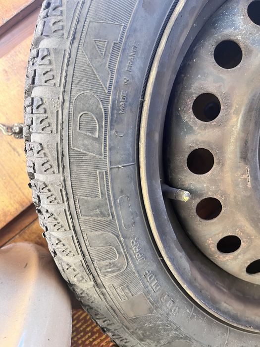 Комплект 4 бр.джанти със Зимни гуми Fulda 205/55 R16 с железни джанти