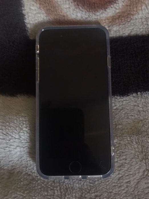 Продам Iphone 7