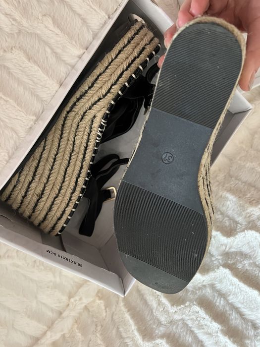 Vând sandale de vara, mărimea 37