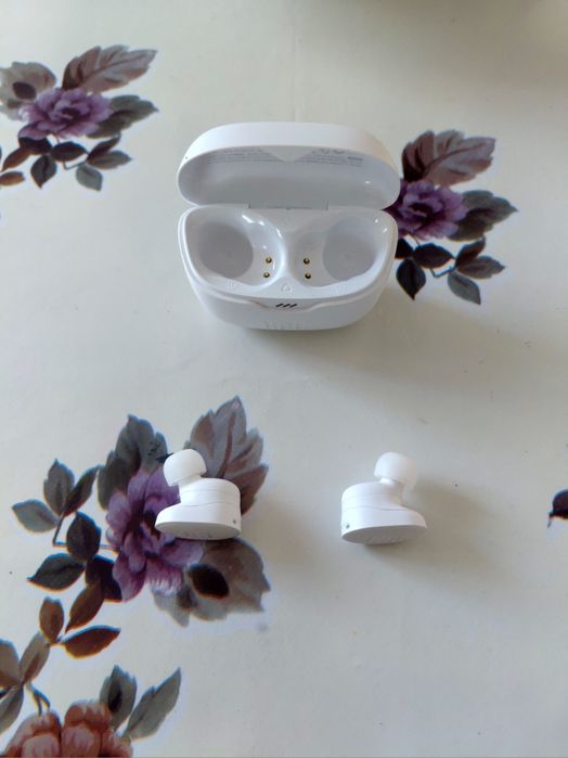 Căști JBL TUNE Buds 1 - Funcționale