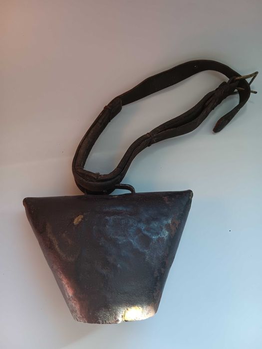 talanga veche ,clopot mare de Vaci, obiect de colectie