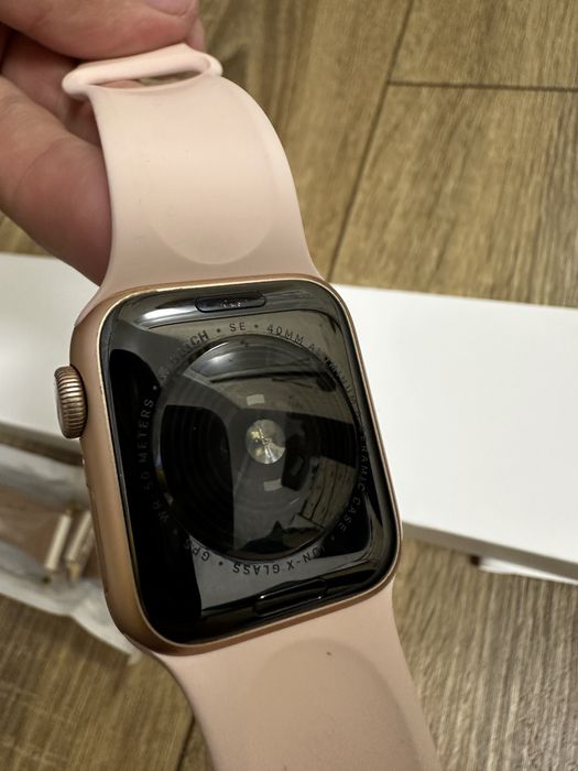 Apple watch se продам