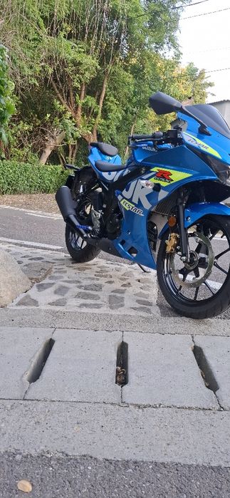 Vând suzuki gsx r125 2024