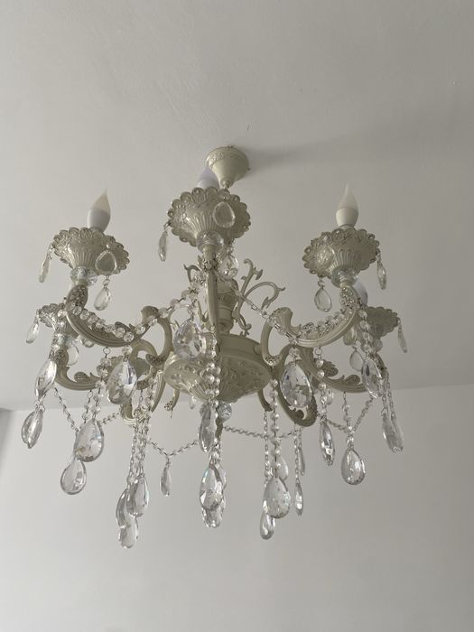 Люстра в отличном состоянии!