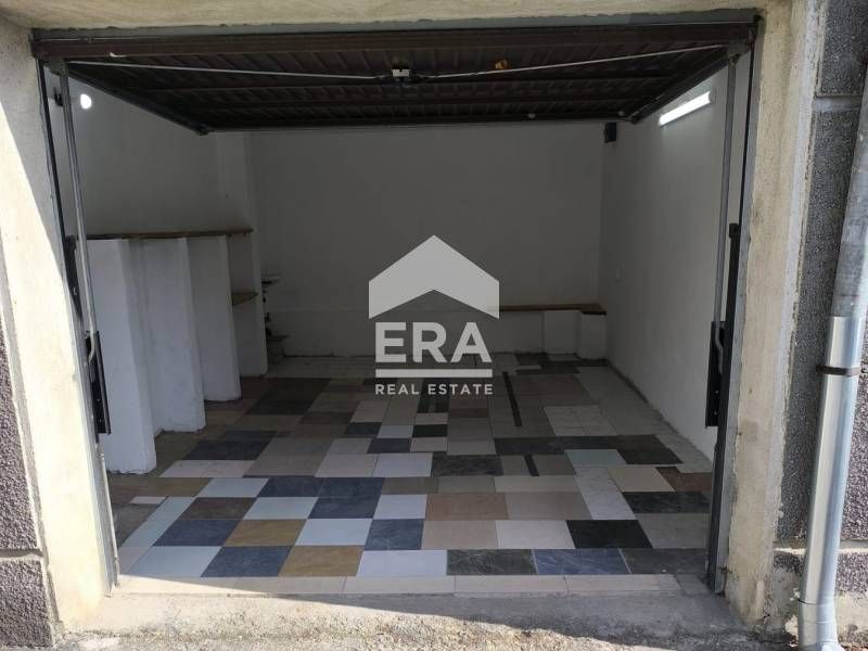Дава се под наем Гараж / Паркомясто в София, Борово - 24 кв.м за 163.2 € - Снимка #1