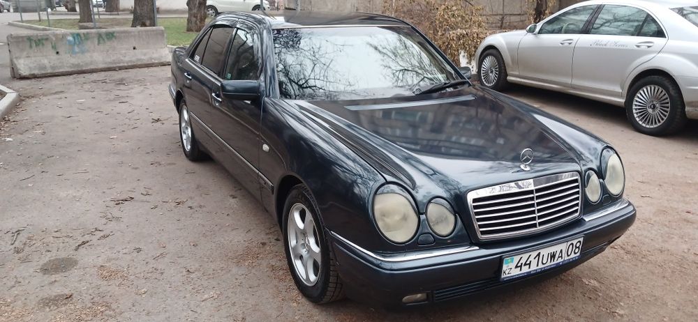 Mercedes-Benz w210