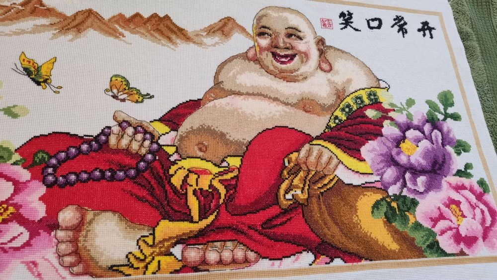 Продам картину вышитую крестиком