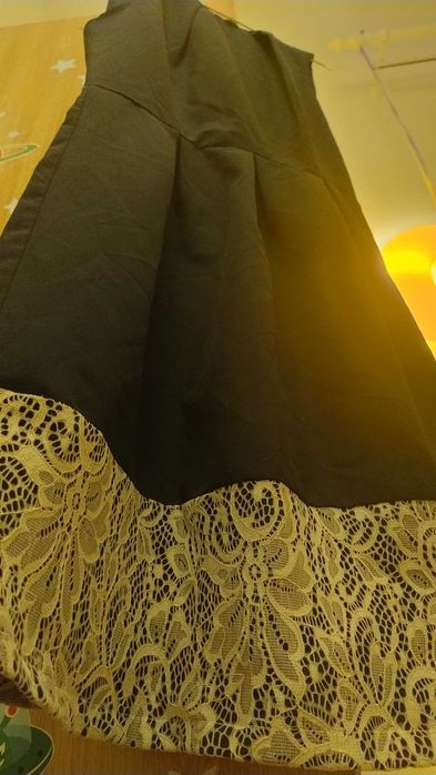 Rochita cu croiala eleganta pentru birou sau casual