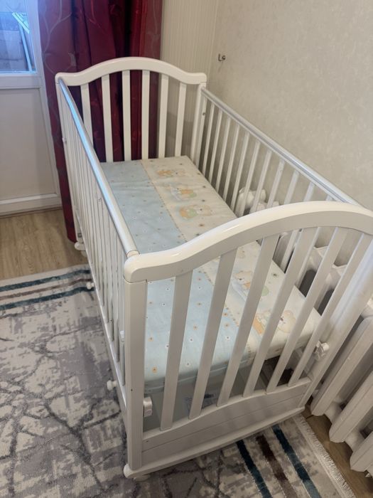 Манеж. Детская кроватка