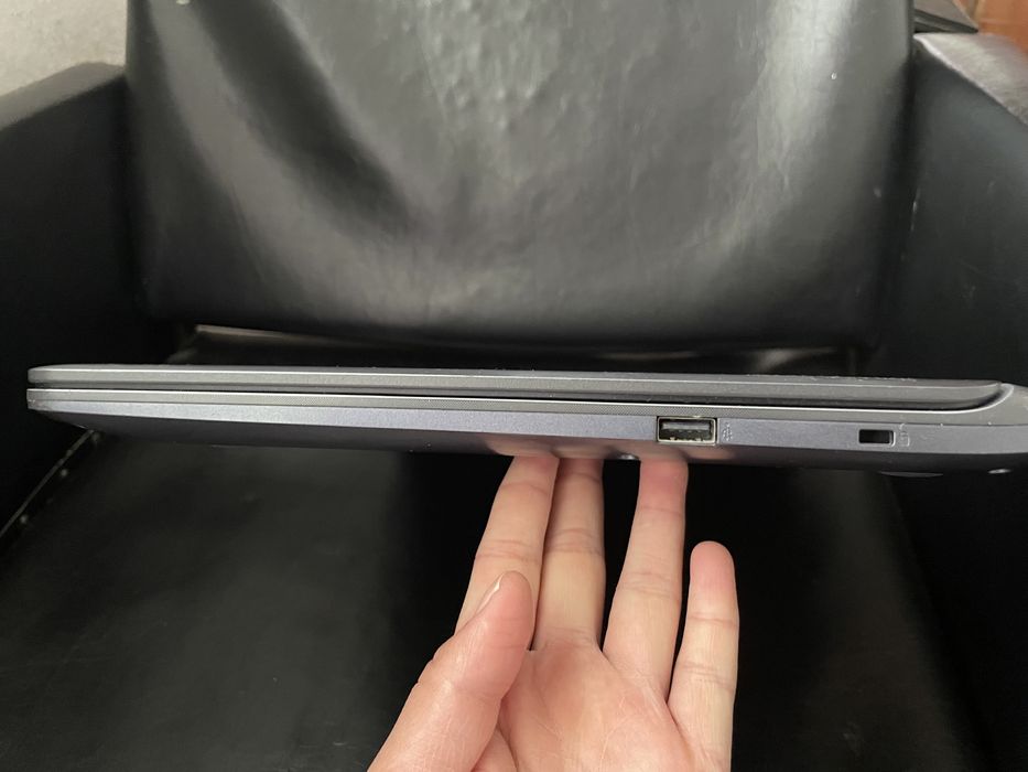 Срочно срочно продам ноутбук ASUS