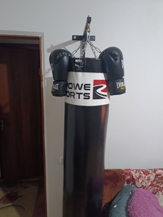Продам грушу вместе с перчатками и с креплениями