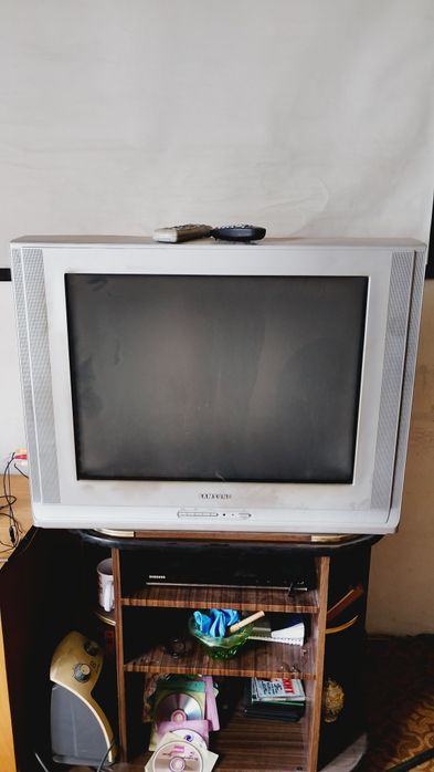 Продам телевизор