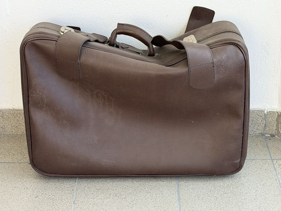 2 valize din muşama