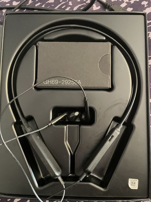 Продам наушники Samsung U-flex