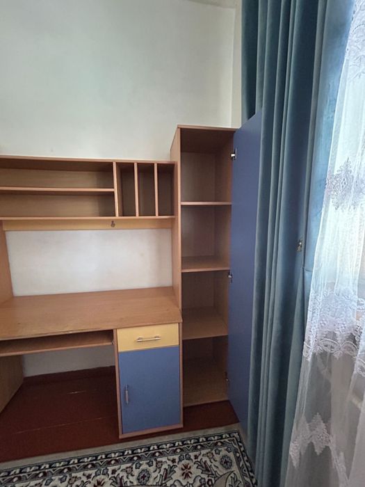 письменный стол со шкафами (стенка).