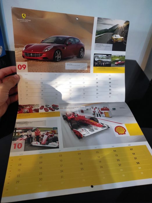 Календар на Шел с коли Ферари от 2012