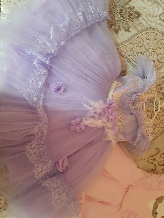 Продаю нарядные платья на девочку!