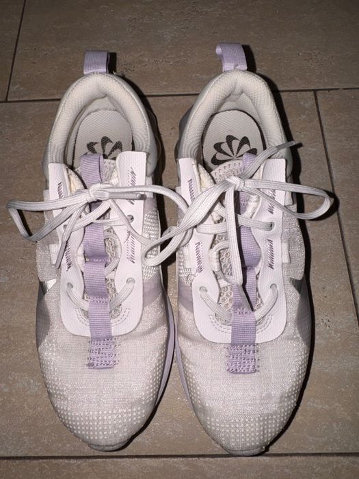 Маратонки NIKE ,номер 35,5