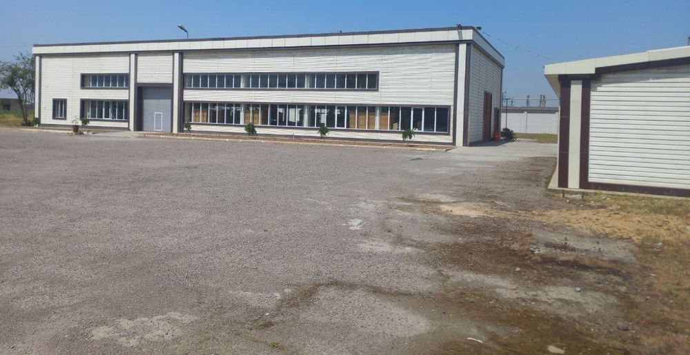 Продаётся 5 400 м² производственная база.