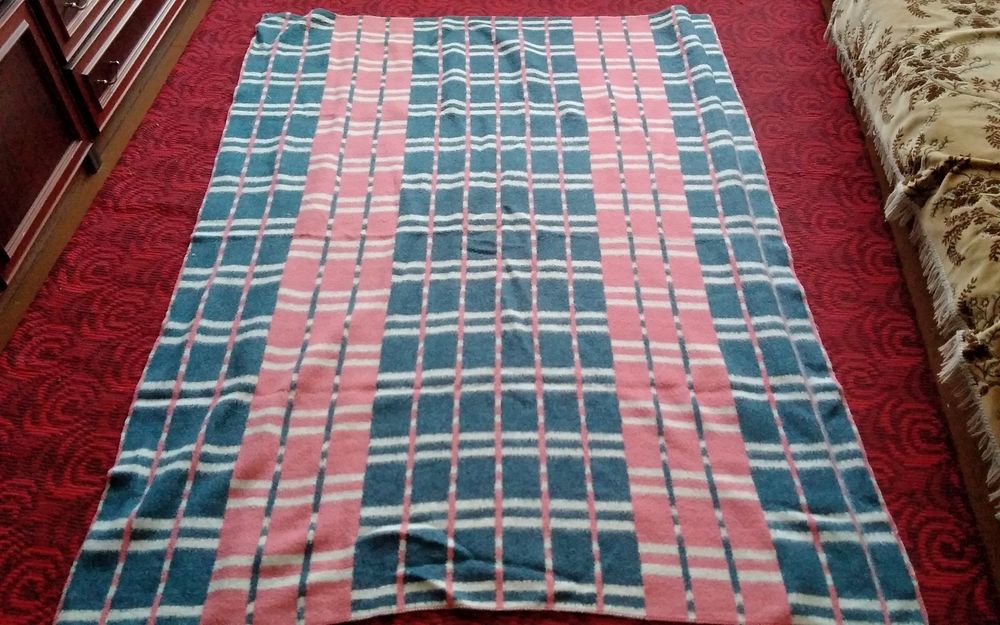 Одеяла разные новые и б/у