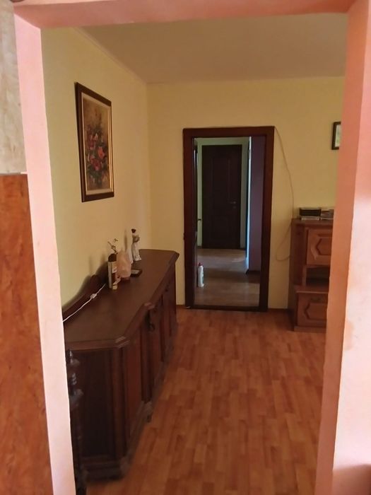 Vand apartament 3 camere